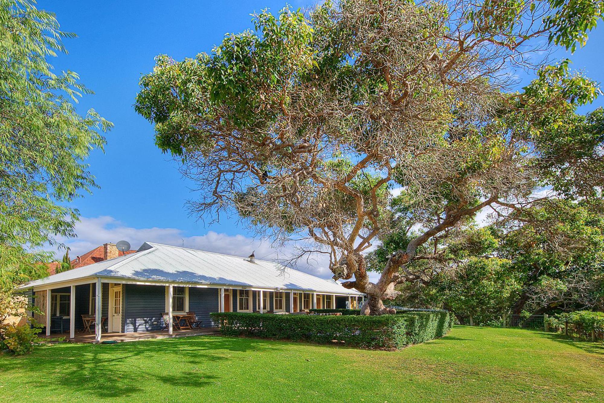 Caves House Hotel & Apartments Yallingup Bagian luar foto